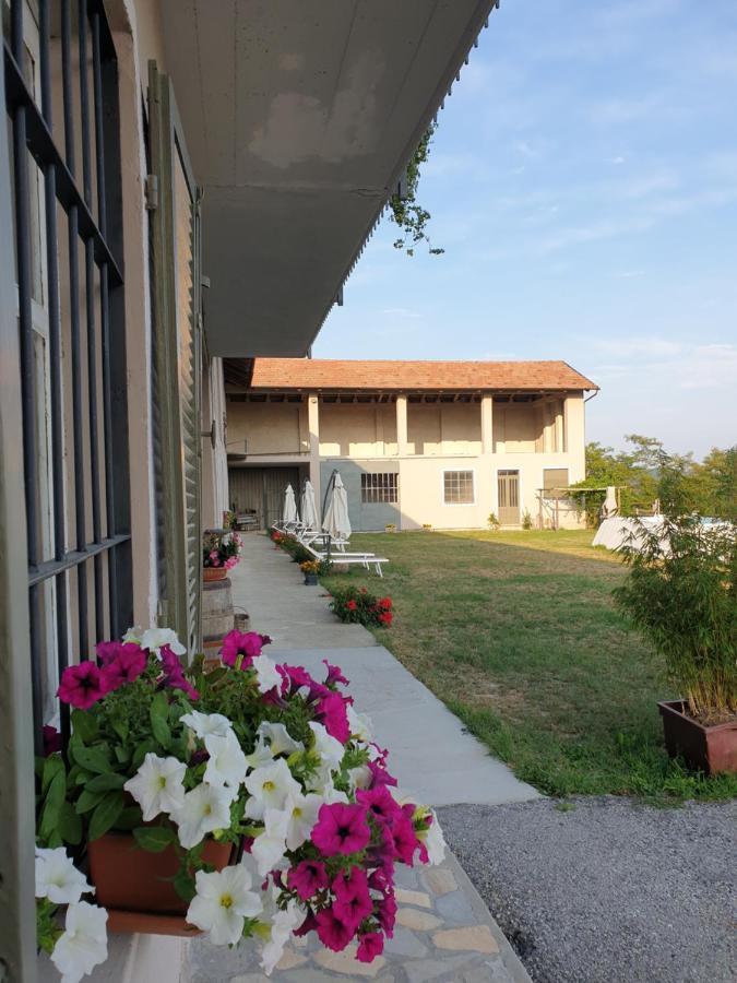 Cascina Brichat Alta Langa Serravalle delle Langhe Exteriör bild